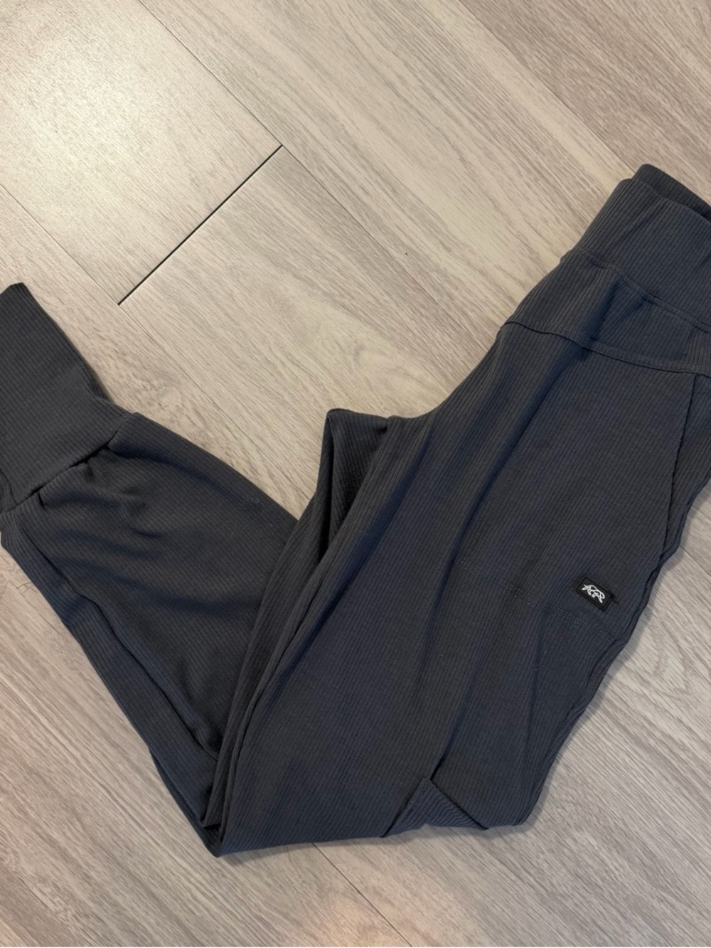 Tiger Friday Gray Ribbed Cargo Joggers | Womens Small